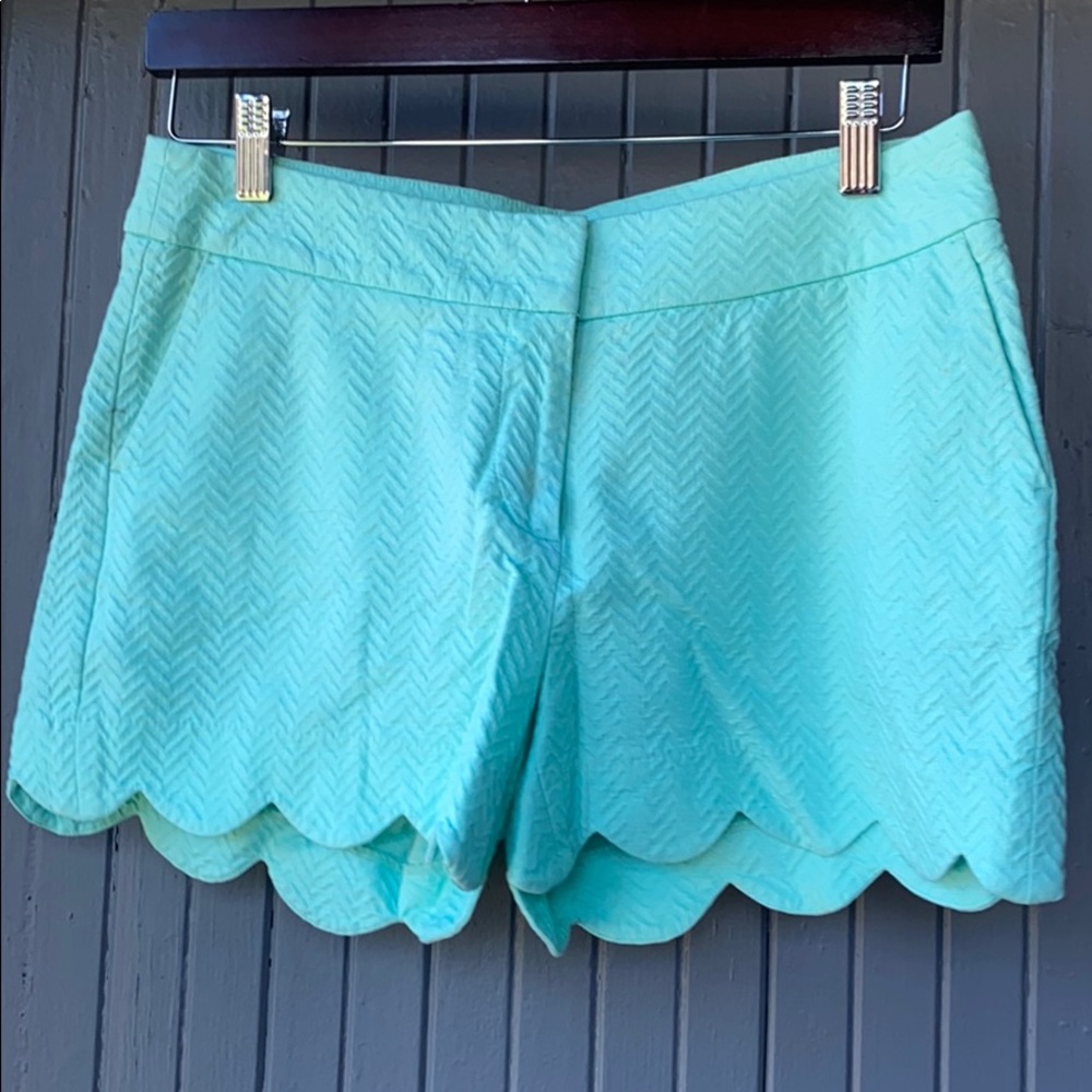 Teal crown + ivy scalloped shorts